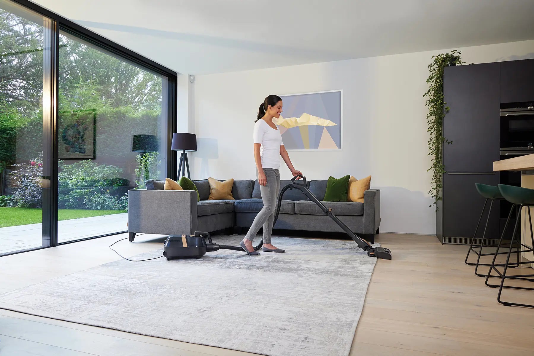 Bagged Vs Bagless Vacuums: Which Is Best For You?