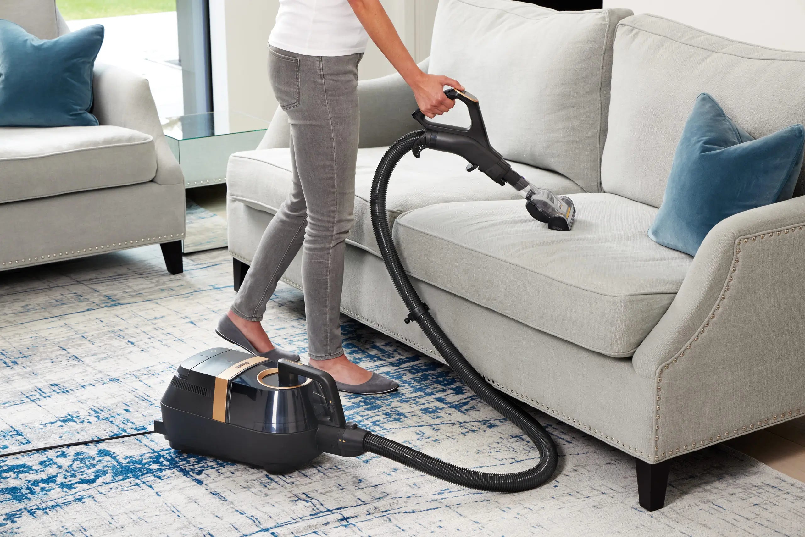 Why Choose a Cylinder Vacuum Cleaner?